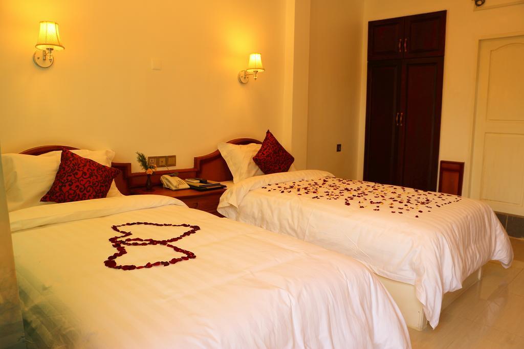 Hotel White House 3*
